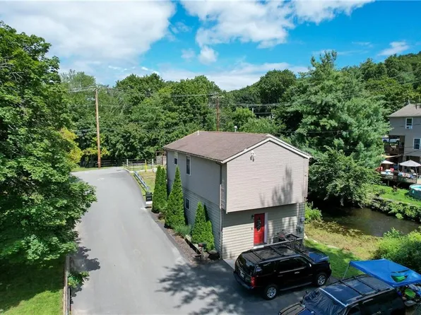 54 River Rd, Smithfield, RI 02917