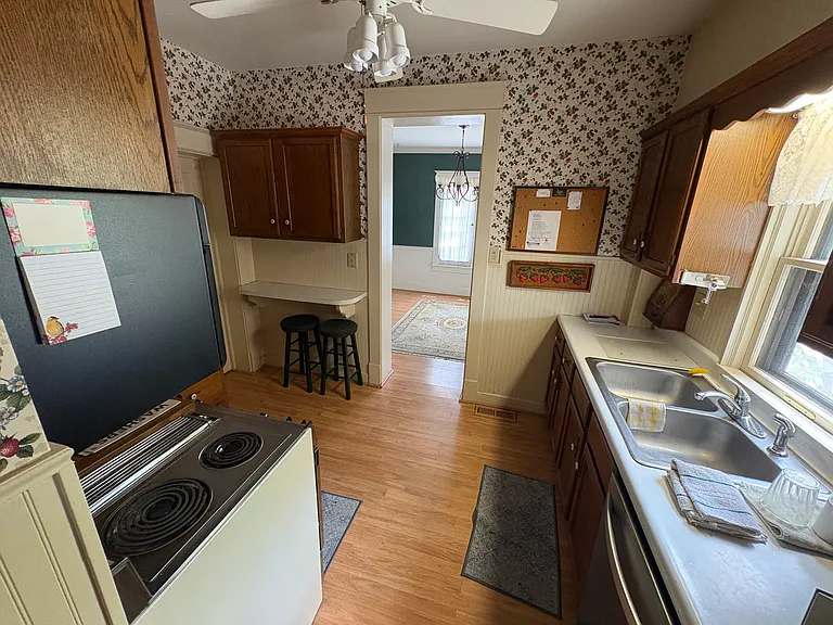 1210 N Vermilion St #1 — Photo 5