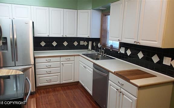 4th image of 640 Cambridge Dr