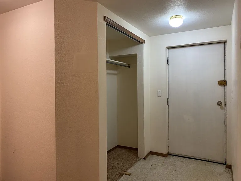 610 S Whitcomb St #B — Photo 29