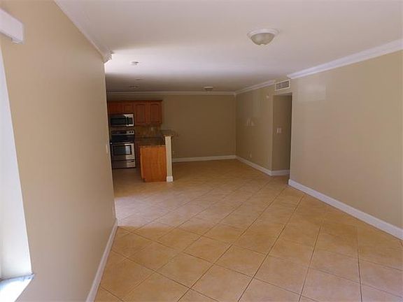 5th image of 5036 SW 40th Ave