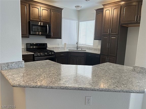 3rd image of 8937 Spinning Wheel Ave