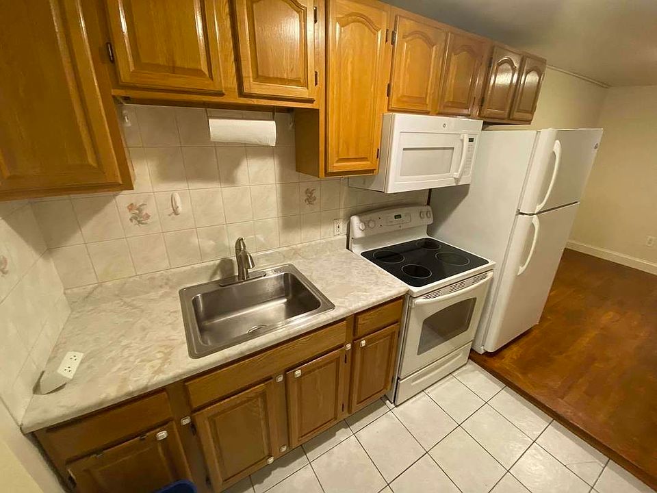 1st image of 32-21 29th St #1