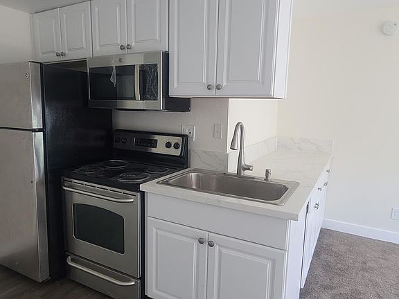 3rd image of 4236 Estrella Ave APT 5