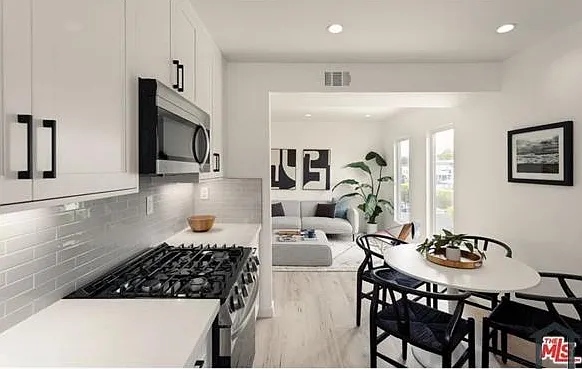 1319 S Saint Andrews Pl — Photo 1