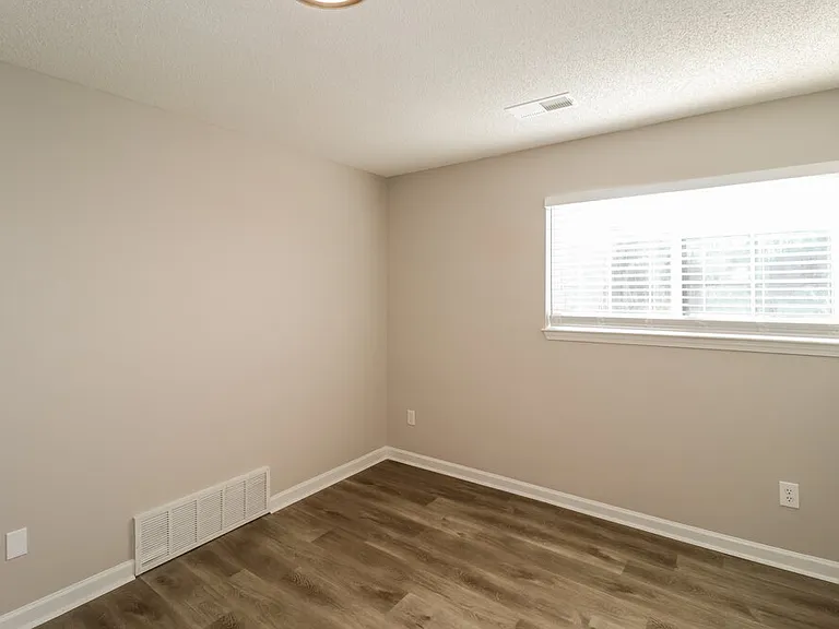 9137 Cinderhill Cv E — Photo 13