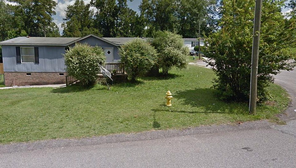 2nd image of 3932 Debra St