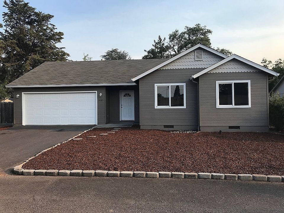 1st image of 1623 Crater Lake Ave