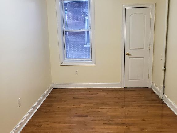 4th image of 26 Gifford Ave #1F