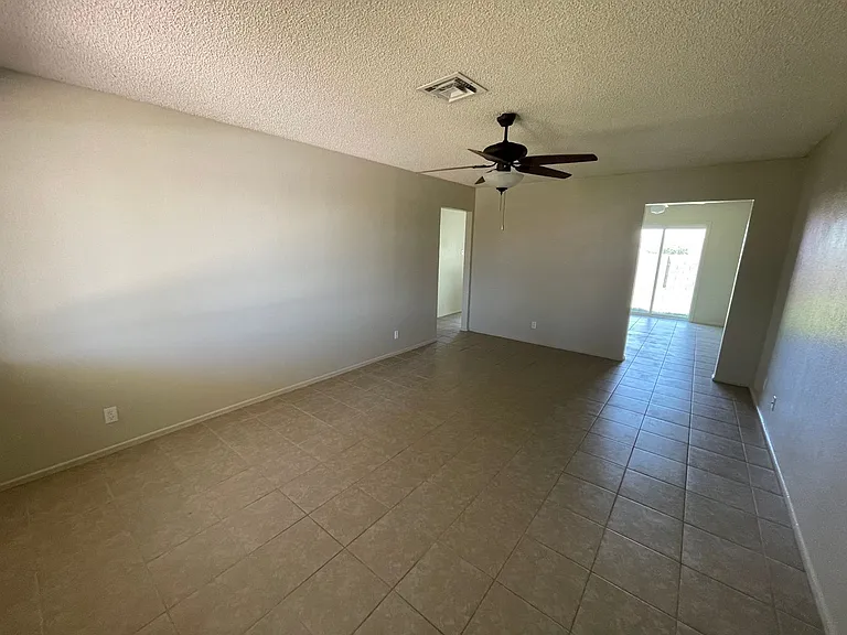 1716 S 46th Dr — Photo 3