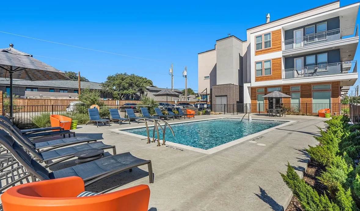 1 bed, 1183 sqft, $1,581 — Photo 4