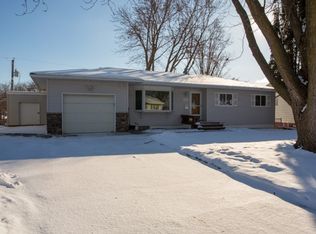 2549 Manor St, Waterloo, IA 50702