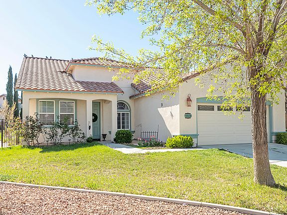 3rd image of 44036 Sierra Vista Dr