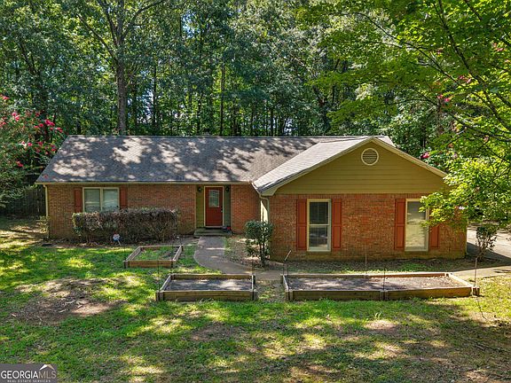 3rd image of 351 Waterford Dr