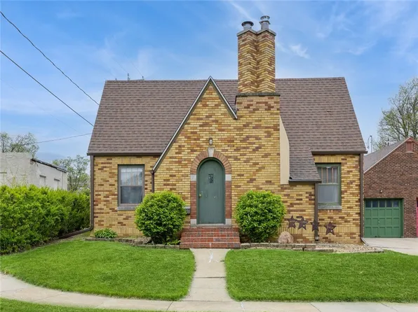 206 S 7th St, Knoxville, IA 50138