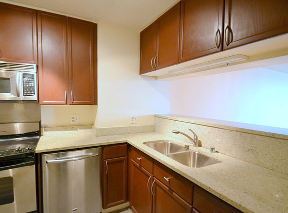 5th image of 195 N Harbor Dr APT 906