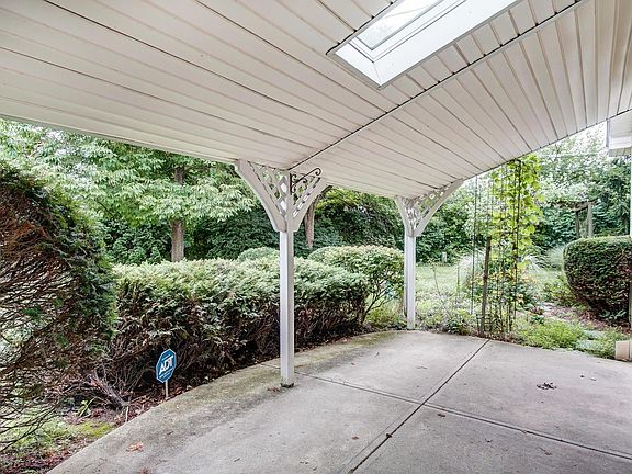 4th image of 839 Stinson Ct