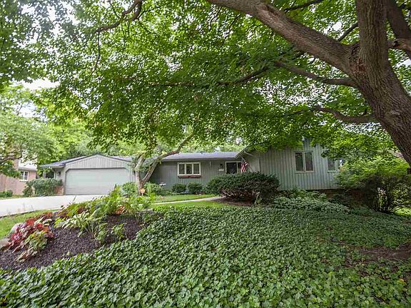 2nd image of 2124 Silverthorn Dr