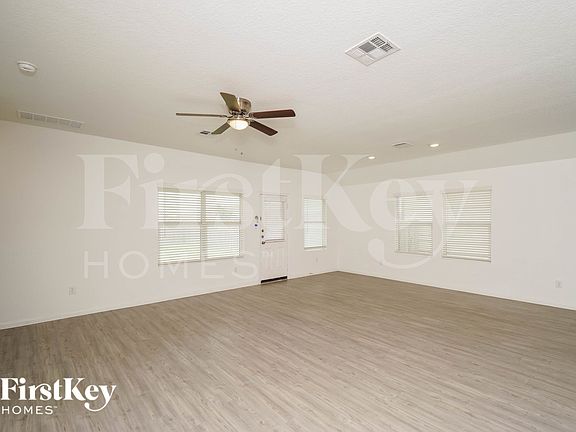 3rd image of 1260 Treehouse Ln
