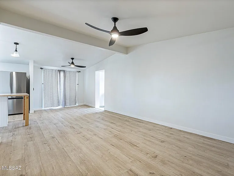 227 S Avenue B — Photo 5