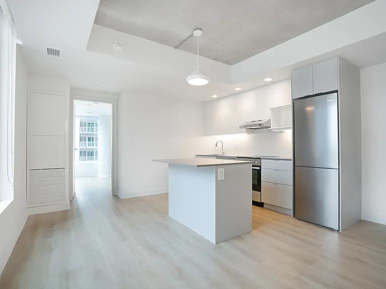 199 Rideau St — Photo 1