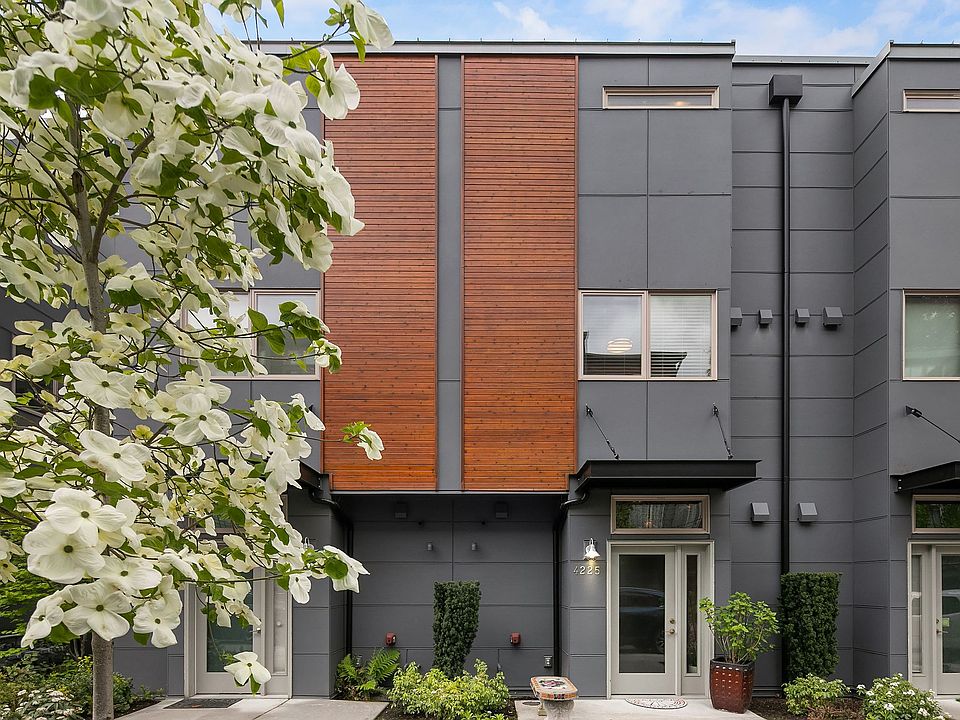 1st image of 4225 213th Pl SE