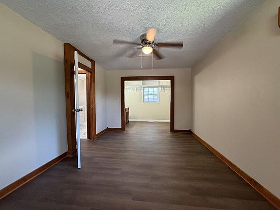 3rd image of 1519 N Geronimo Dr