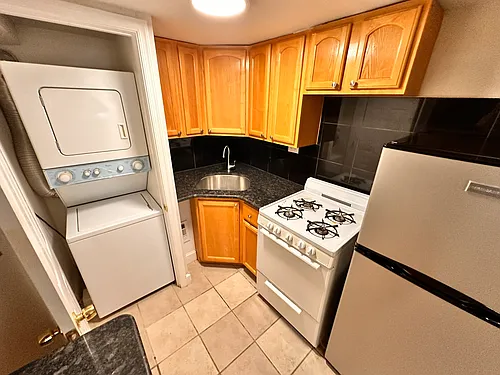 1920 Bainbridge St #1F Photo 1