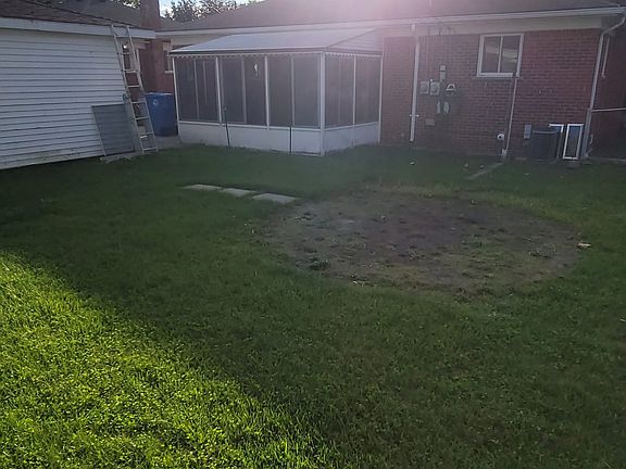 4th image of 6730 Rosemary St