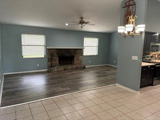 3 bed, 2.0 bath, 1501 sqft, $2,195 — Photo 2