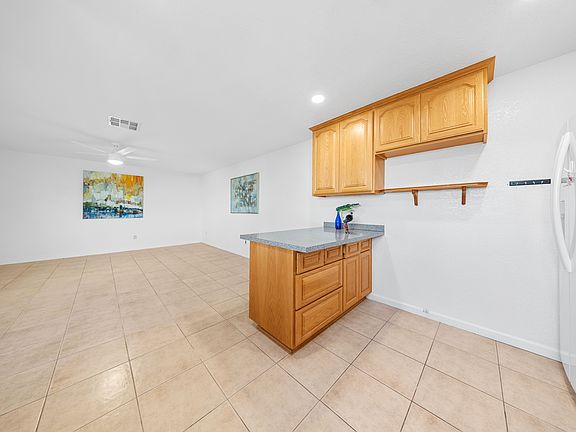 4th image of 3717 Maine St