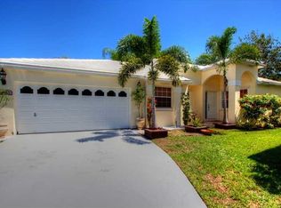 9610 NW 8th Cir, Plantation, FL 33324