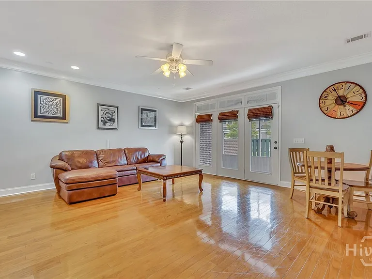 124 Ventura Pl — Photo 14