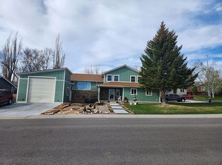 304 Winterhawk Cir, Rock Springs, WY 82901