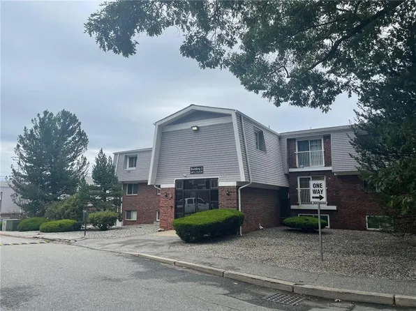 300 Smithfield Rd APT 30, Providence, RI 02904