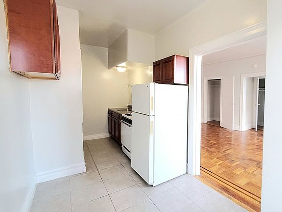 5th image of 2121 Beekman Pl APT 6C