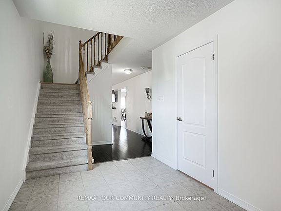 5th image of 66 Heritage St
