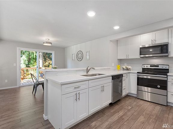 3rd image of 235 210th Ave NE
