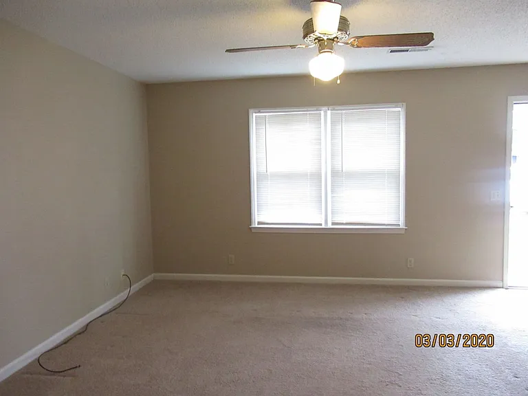 882 Jessamine Trl — Photo 2