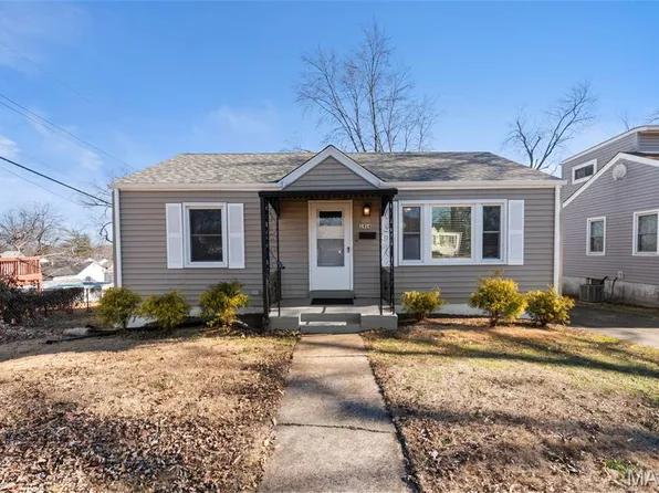 1914 Overland Dr, Saint Louis, MO 63114