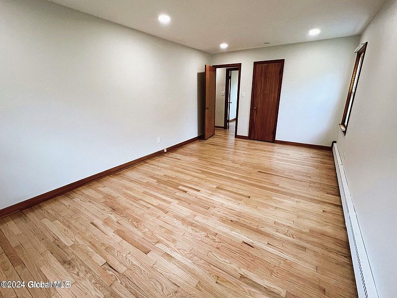 3rd image of 15 Venezio Avenue