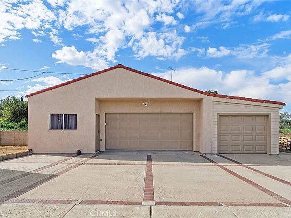 3rd image of 26730 Scott Rd