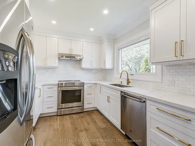 351 Strathcona Dr — Photo 19