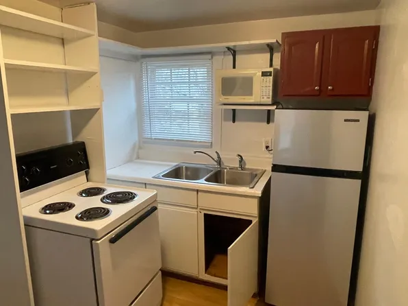 134 South St #B, Louisa, VA 23093