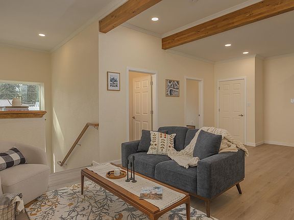 4th image of 211 Craig Ave