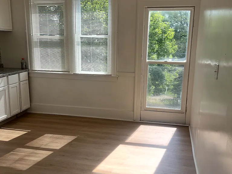 18884 Albany St #2 — Photo 9