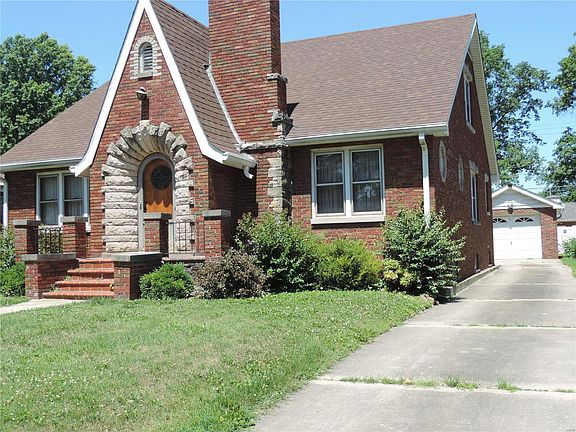 2nd image of 2647 Delmar Ave