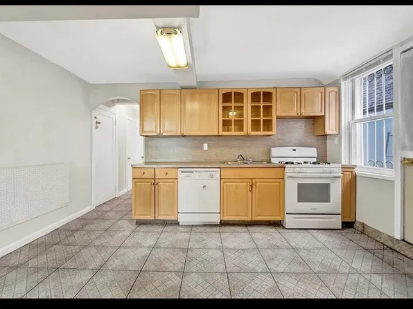 4082 Bedford Avenue image 18 of 20