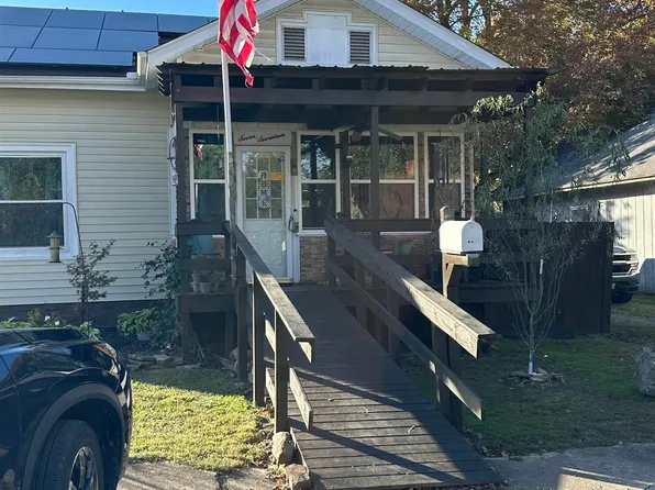 717 S 18th St, Herrin, IL 62948