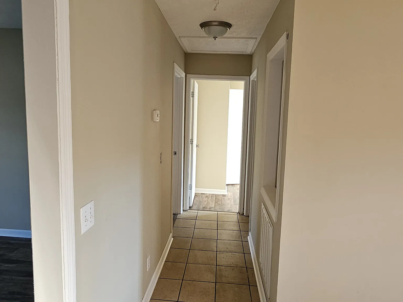 88 Dixie Court — Photo 2